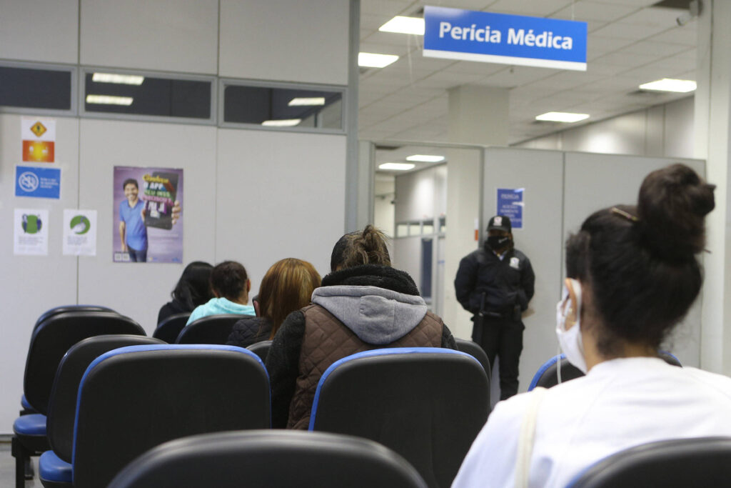 Greve do INSS eleva espera