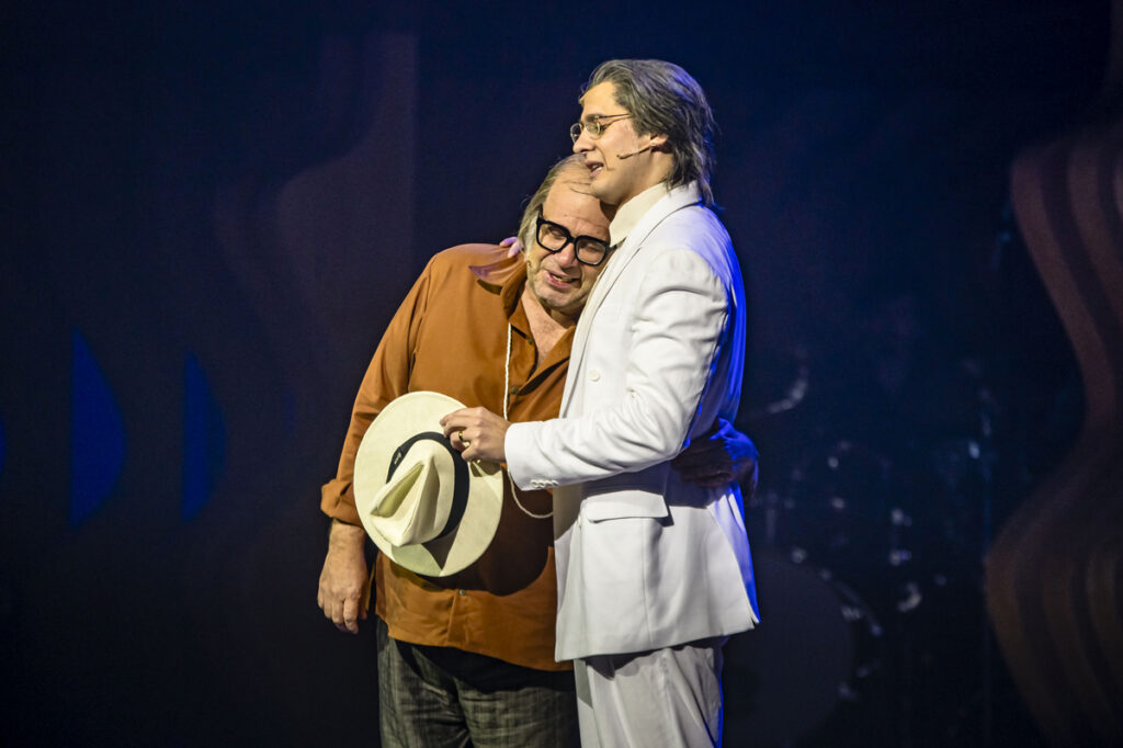 Foto de cena do TOM JOBIM MUSICAL