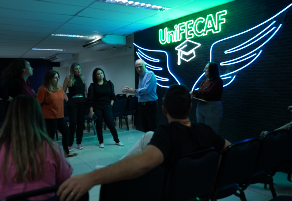 Alunos da UniFECAF em aula na sede