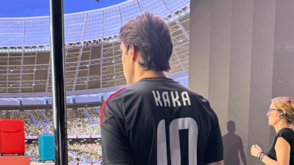 American Tourister e malas Kaká