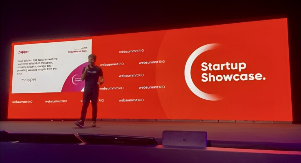 Palco Startup Showcase do evento
