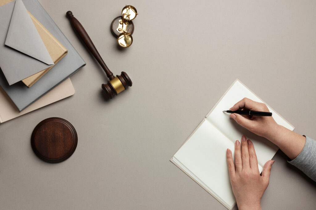 Correspondência jurídica vira oportunidade de experiência