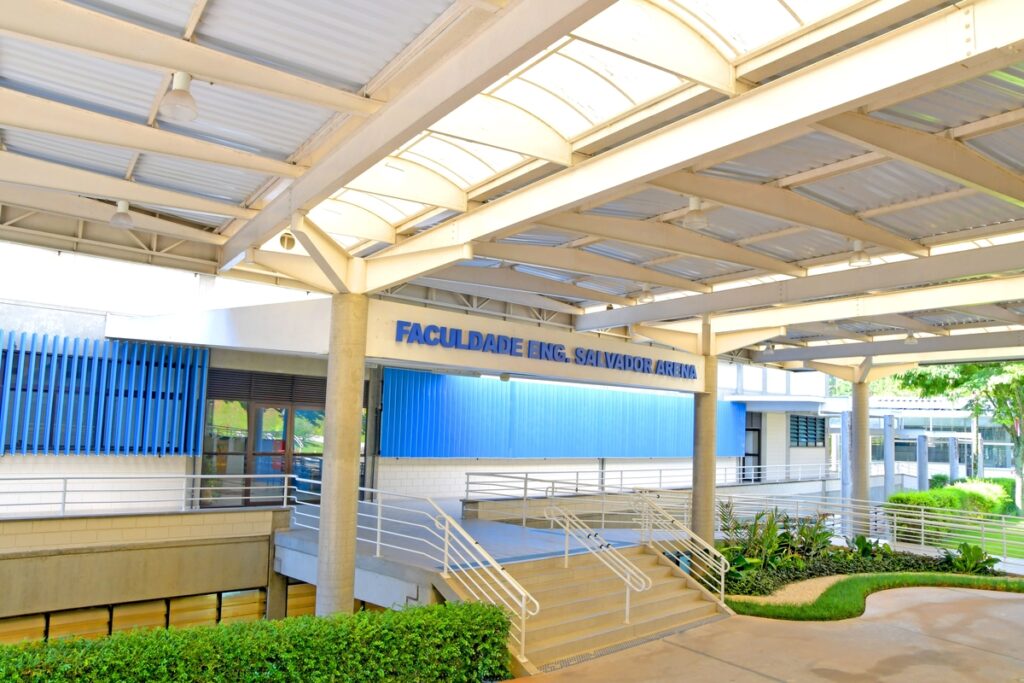 Fachada da faculdade FESA