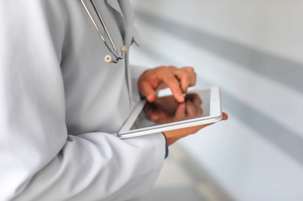 Ambulatório digital ajuda empresas a se adaptarem à NR-01