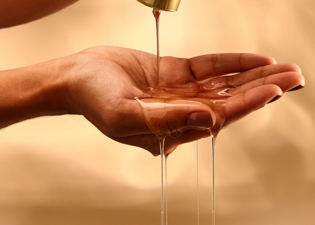 Dove distribui amostras do novo Óleo de Banho Glicerinado