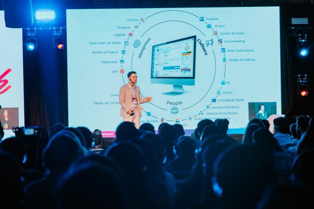 HRTech brasileira impacta 50 mil profissionais de RH em 2025