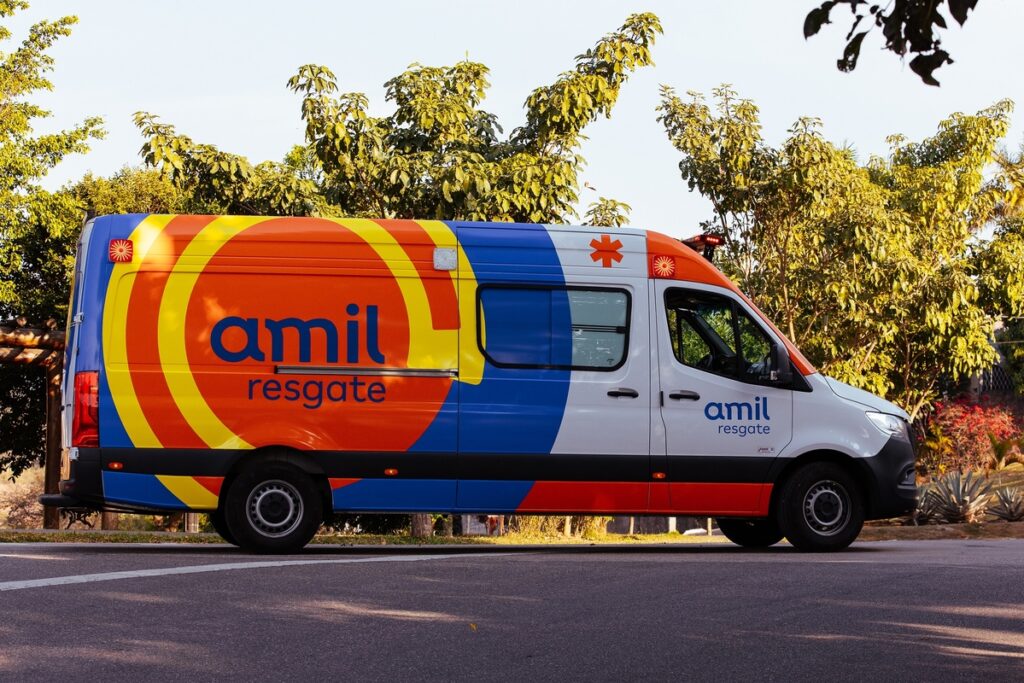 Ambulâncias da Amil têm nova identidade