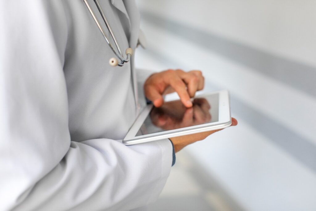 Tecnologia conecta raciocínio médico a evidência científica