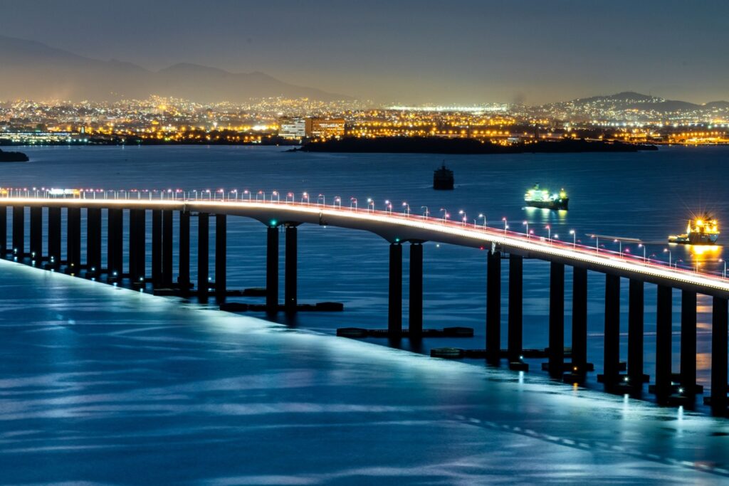 Ponte Rio Niterói à noite