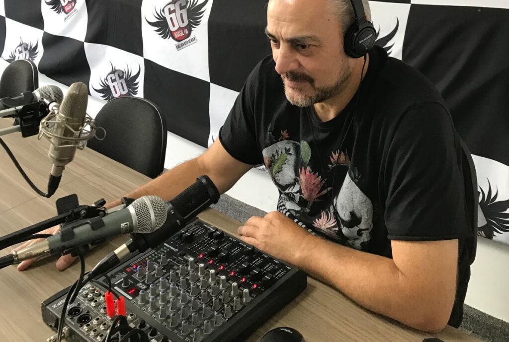 Bandas independentes lutam por espaço e audiência no Brasil