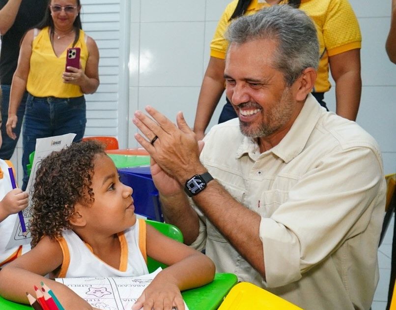 Senado entrega comenda que reconhece esforço de governadores na alfabetização na idade certa; Elmano é um dos homenageados