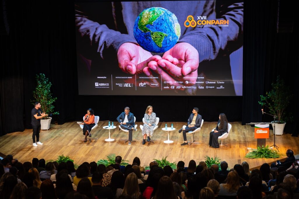 XVIII CONPARH discute o fator humano e a competitividade no mundo digital