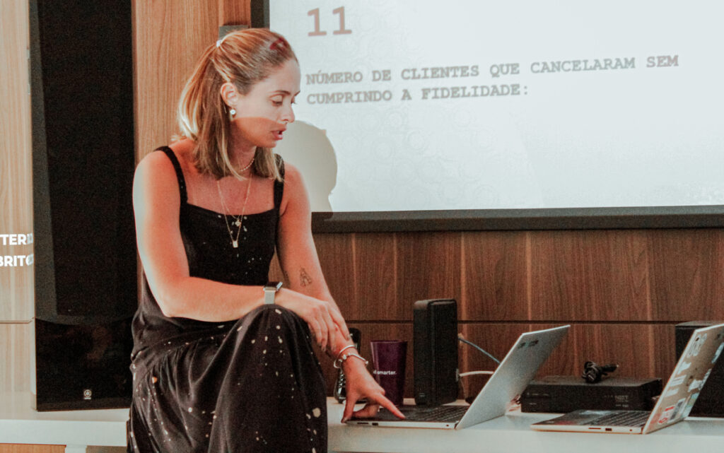 Julia Cunha na agência CREARTCODE