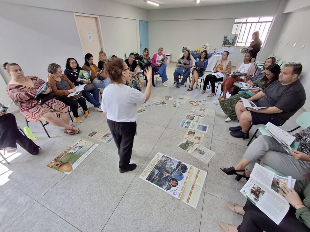Histórias Ilustradas distribui mais de mil livros a escolas públicas municipais