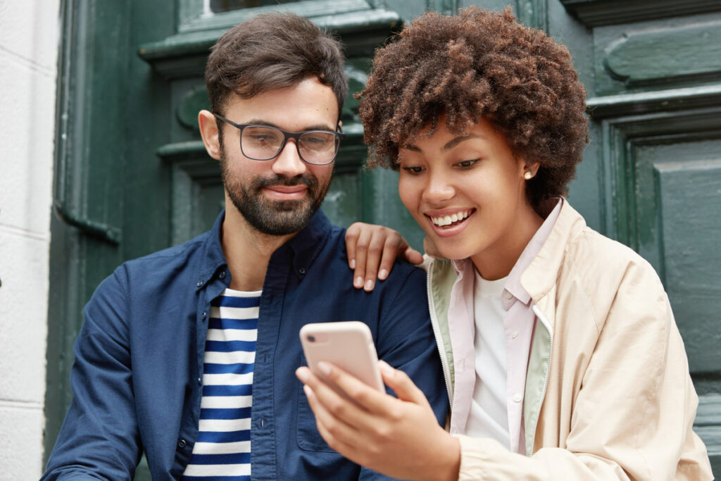 Procura por smartphones seminovos cresce entre brasileiros