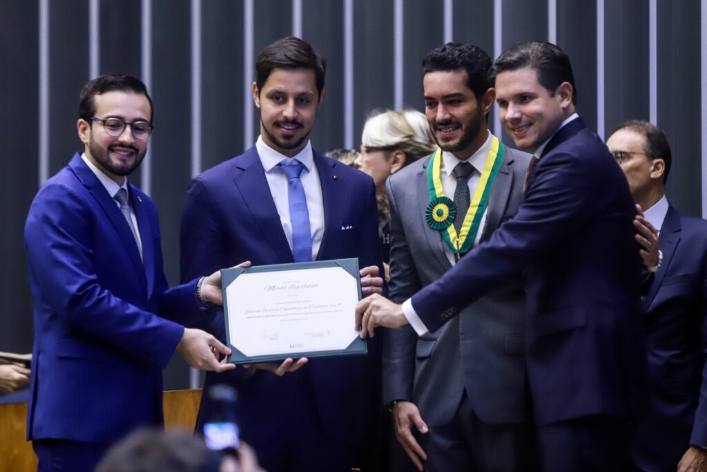 Entrega de comenda à João Brasio