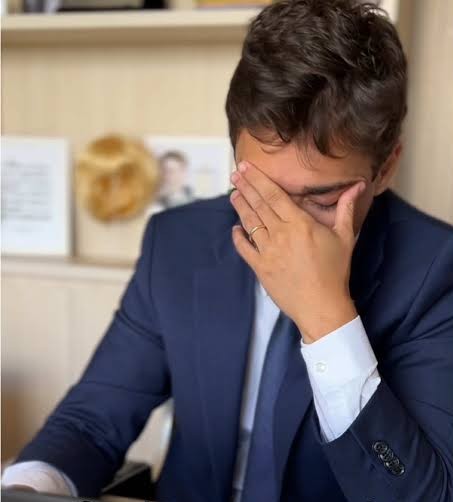 Pressões para cassação e prisão de Nikolas Ferreira ganham volume; ato do bolsonarista é crime previsto em lei