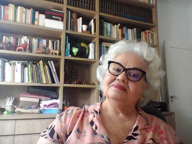 Fortaleza 300 anos no Expediente BR: “Eliana Sá lança ‘Meus Afetos’, livro de memórias de sua infância e adolescência”