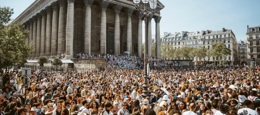 Um padre que não respeita a religião: pároco proíbe Lavagem da Madeleine, celebração afro-brasileira em Paris