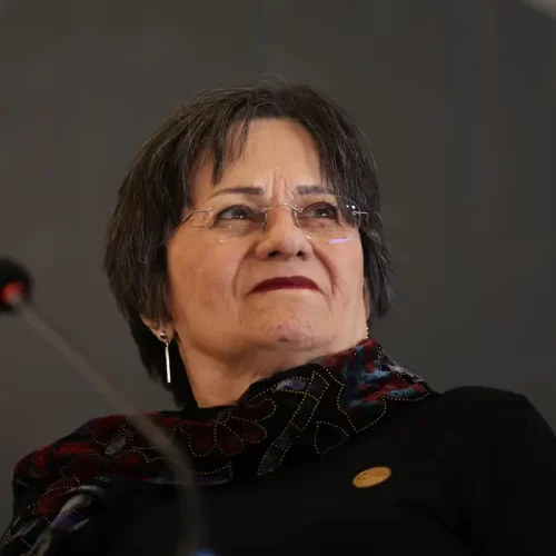 Maria da Penha Fernandes, farmacèutica, s[imbolo  vivo da resistência feminina