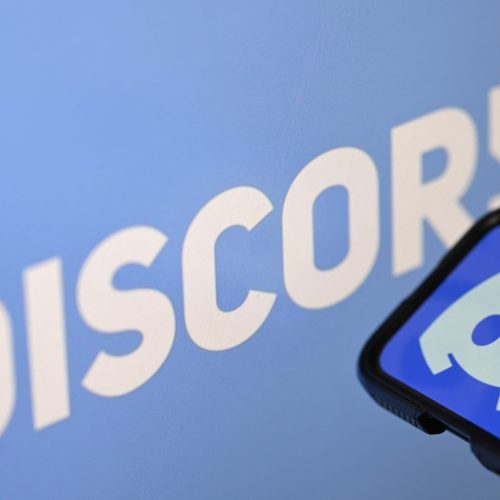 Discord diz que interrompeu lives por tempo indeterminado; garota teria cometido suicídio em transmissão