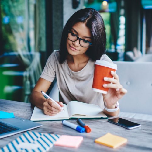 Trabalho freelancer avança globalmente, mas mitos ainda cercam a modalidade