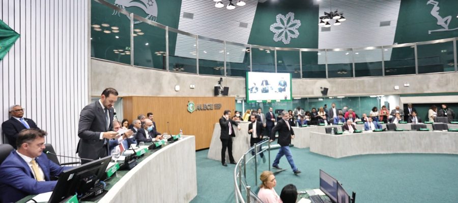 Assembleia Legislativa do Ceará anuncia deputados da Comissão de Recesso