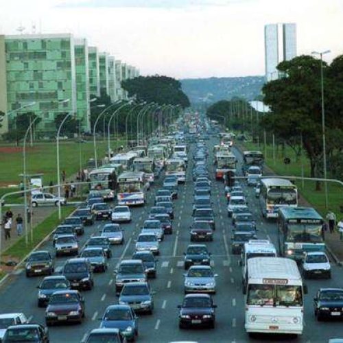 Economia real: quanto você pouparia deixando o carro em casa e usando o transporte público?