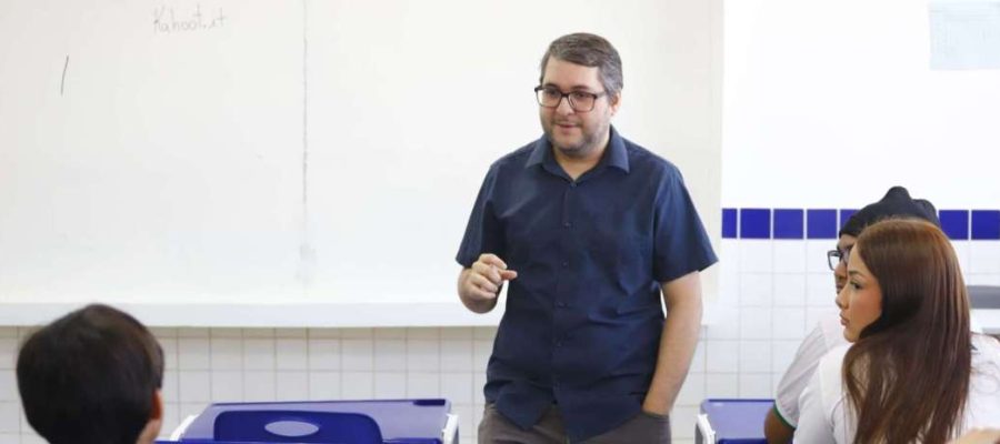 Elmano anuncia pagamento da quinta parcela dos precatórios do Fundef a professores sem vínculo com o Estado do Ceará