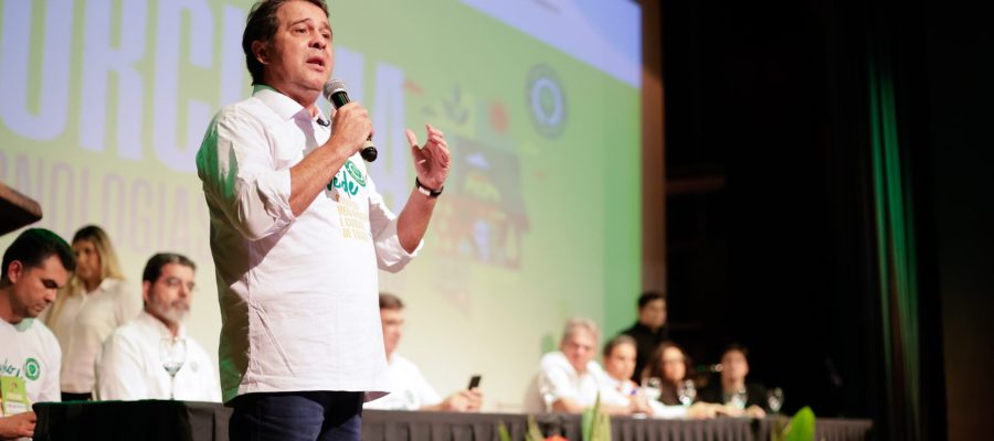 Fortaleza sediará primeira conferência preparatória para a COP30, anuncia Evandro