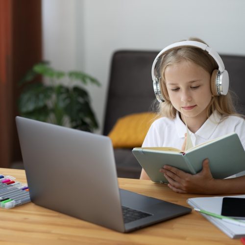 Ferramentas de IA ajudam na alfabetização escolar no Brasil