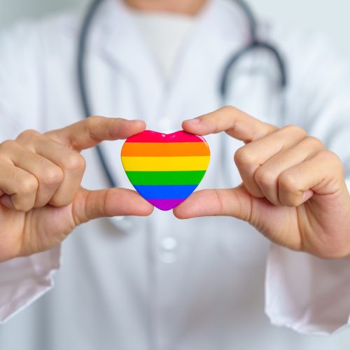 Orgulho LGBTQIA+ destaca luta por saúde e trabalho