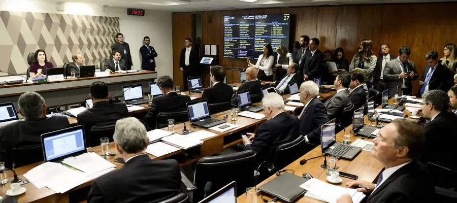 Do G1: “CCJ do Senado conclui aprovação da PEC da Segurança; texto vai ao plenário”