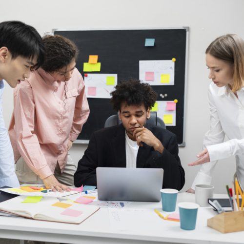 Brasileiros valorizam resolução de problemas no trabalho