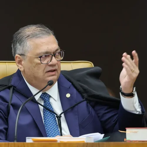 Flávio Dino expõe relatório com ameaças de assassinato; o fascismo arreganha os dentes para ministros do STF