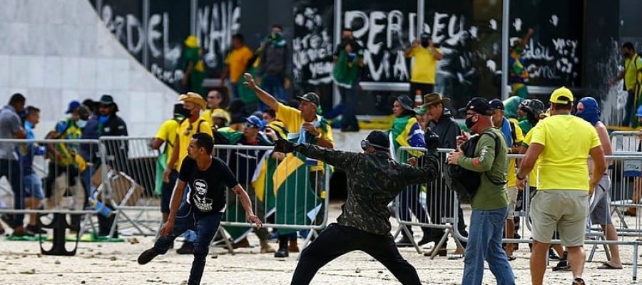 Abraço à Democracia: dois anos do golpe serão marcados por respeito às instituições e ao povo brasileiro