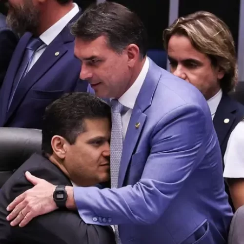 A Coluna do Roberto Maciel (sábado, 2.5): Todos perderam; a Democracia saiu lesionada e não se supõe como ou se se recuperará