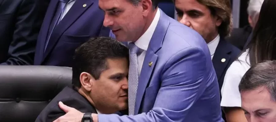 A Coluna do Roberto Maciel (sábado, 2.5): Todos perderam; a Democracia saiu lesionada e não se supõe como ou se se recuperará