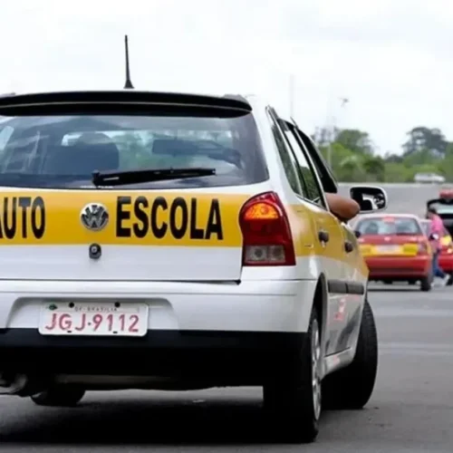 86,8% dos candidatos optam por autoescolas na formação para obter a CNH; índice mostra que fim da obrigatoriedade não prejudicou setor