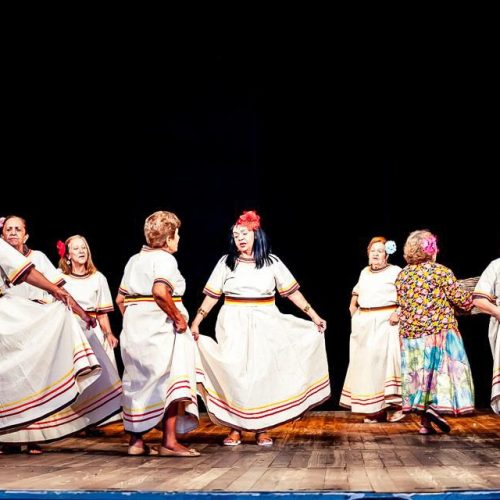 Barro Cru, musical moldado na cultura cearense, será encenado em Fortaleza e Juazeiro do Norte; montagem reúne 20 artesãos idosos