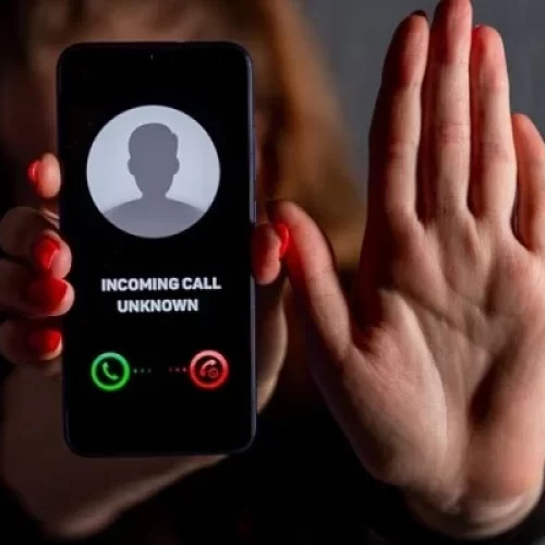 A praga do telemarketing abusivo: epidemia dos telefonemas indesejados tem mais de 1 bilhão de ligações por mês