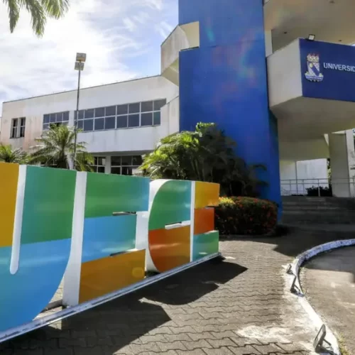 A Coluna do Roberto Maciel (sábado, 9.5): “Educação do Ceará bate recorde; que isso sirva de lição”
