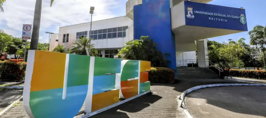 A Coluna do Roberto Maciel (sábado, 9.5): “Educação do Ceará bate recorde; que isso sirva de lição”