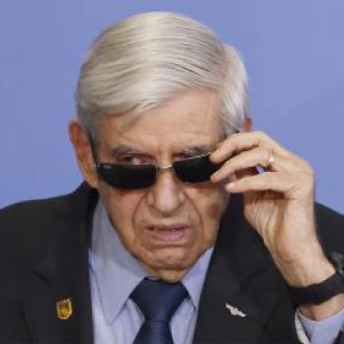 Xandão dá a Heleno, o “carniceiro do Haiti”, direito a cumprir sentença em casa; o general, que era um pitbull bolsonarista, agora é um spitz fofinho e comportado