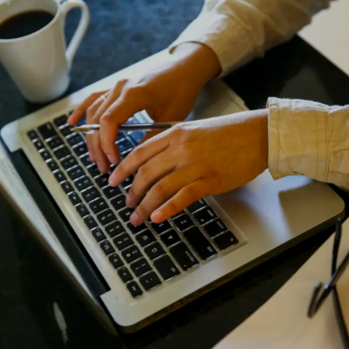Home office vigiado: a empresa pode monitorar o trabalhador em casa?