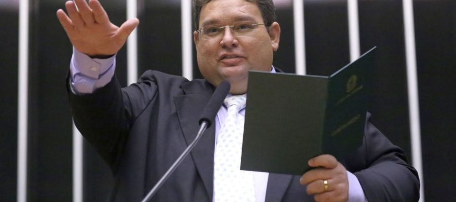 Vanderlan Alves, vereador de Caucaia, assume mandato na Câmara dos Deputados