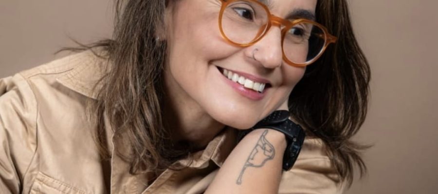 Livro de pesquisadora cearense traz análise crítica à “plataformização” do trabalho e propõe reflexões sobre relações laborais