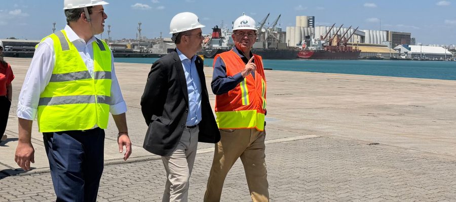 Porto de Fortaleza recebe representantes da Universidade de Coimbra para analisar viabilidade de parcerias