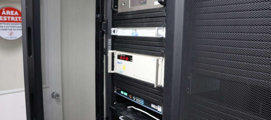 Relógio atômico do Data Center da Etice entra em produção e assegura alta precisão no Ceará e Nordeste