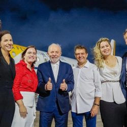 Lula em comício com Evandro; petistas prometem evento histórico na Praça do Ferreira